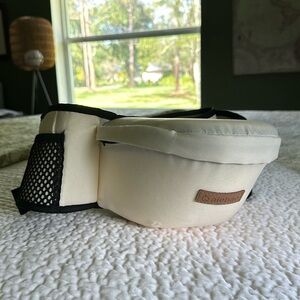 TushBaby Hip Carrier